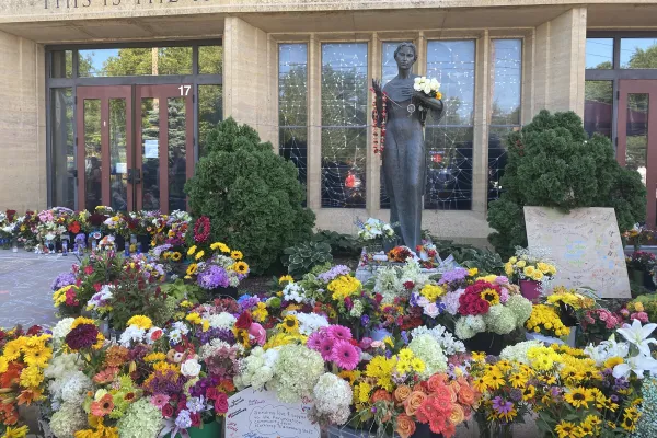 flowers_in_front_of_annunciation_church_and_school_in_minneapolis_on_31_august_2025